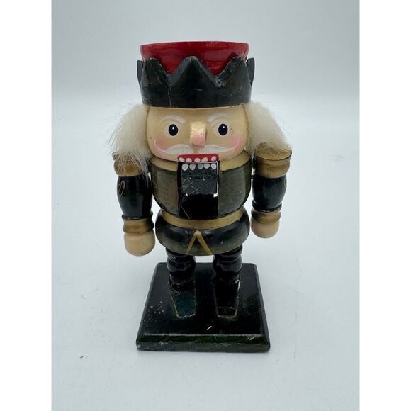 Traditional‎ Wooden Nutcracker Figurine - Picture 1 of 8